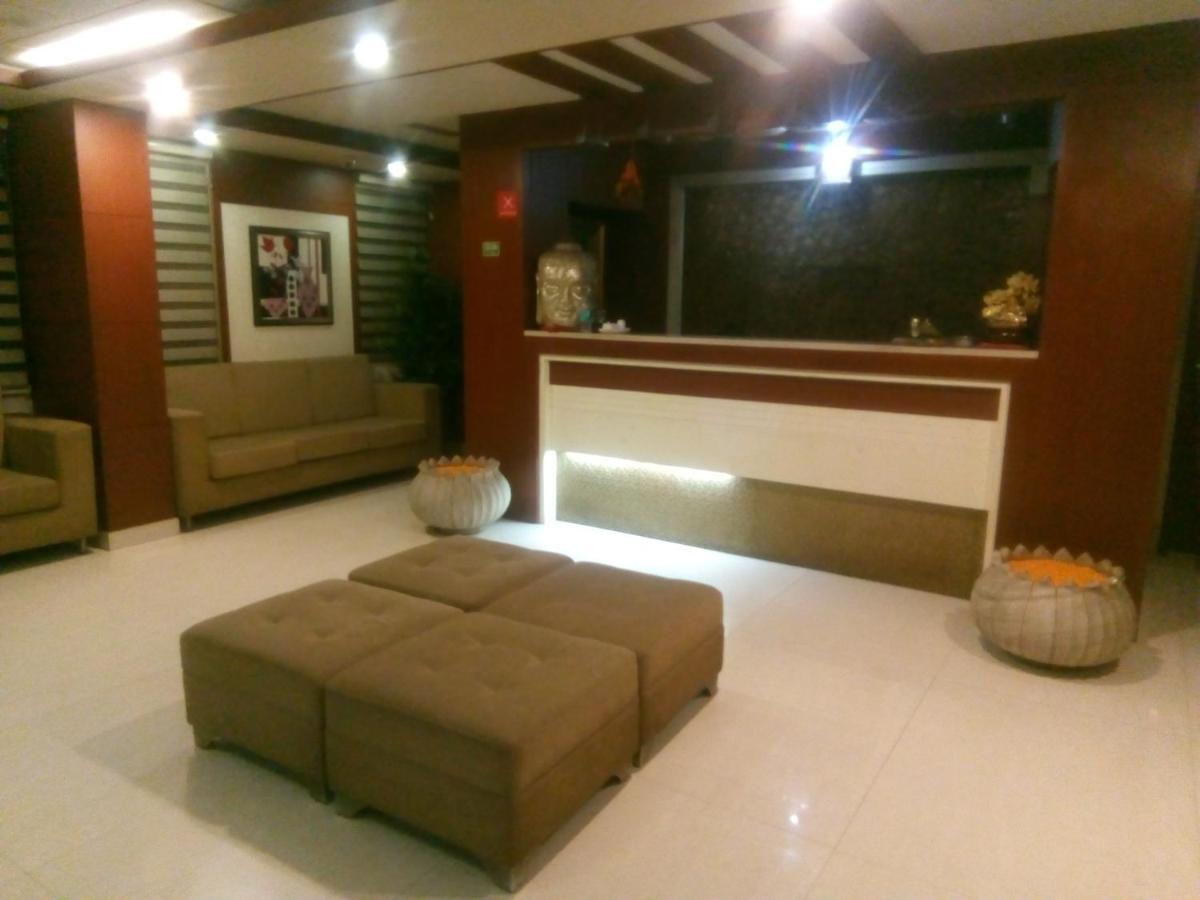 Hotel Monsoon Palace Guwahati Ngoại thất bức ảnh
