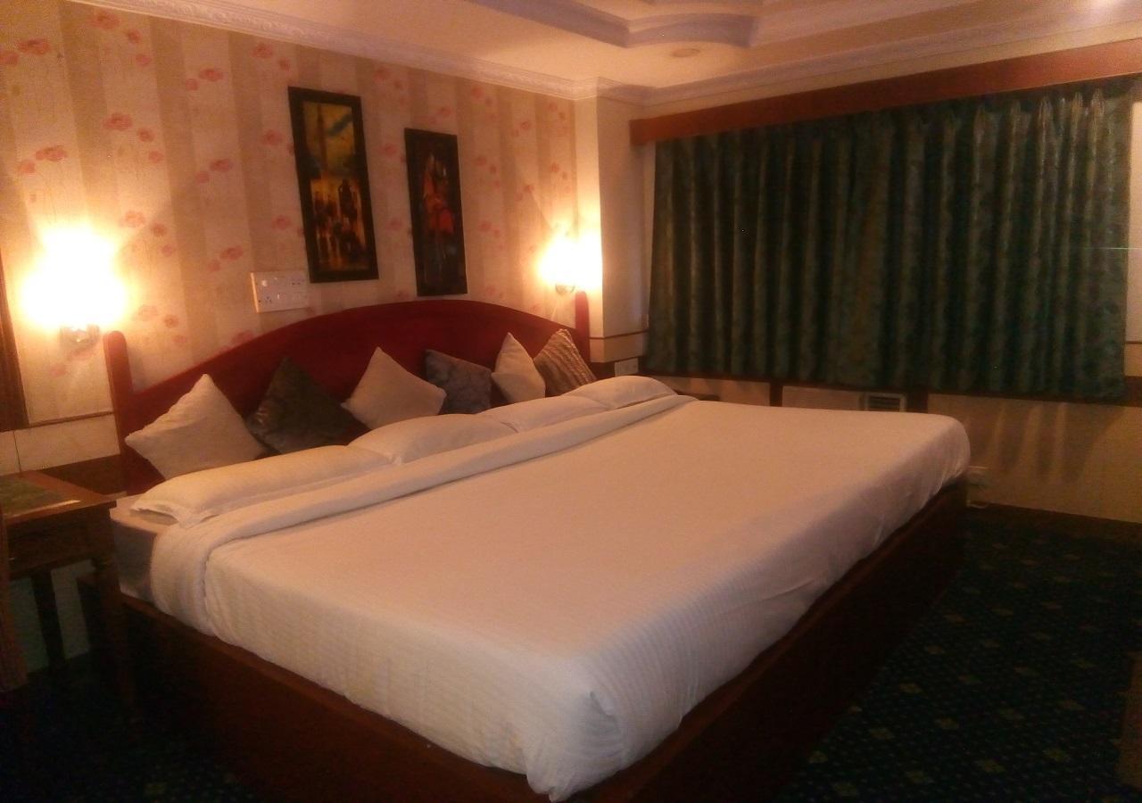 Hotel Monsoon Palace Guwahati Ngoại thất bức ảnh