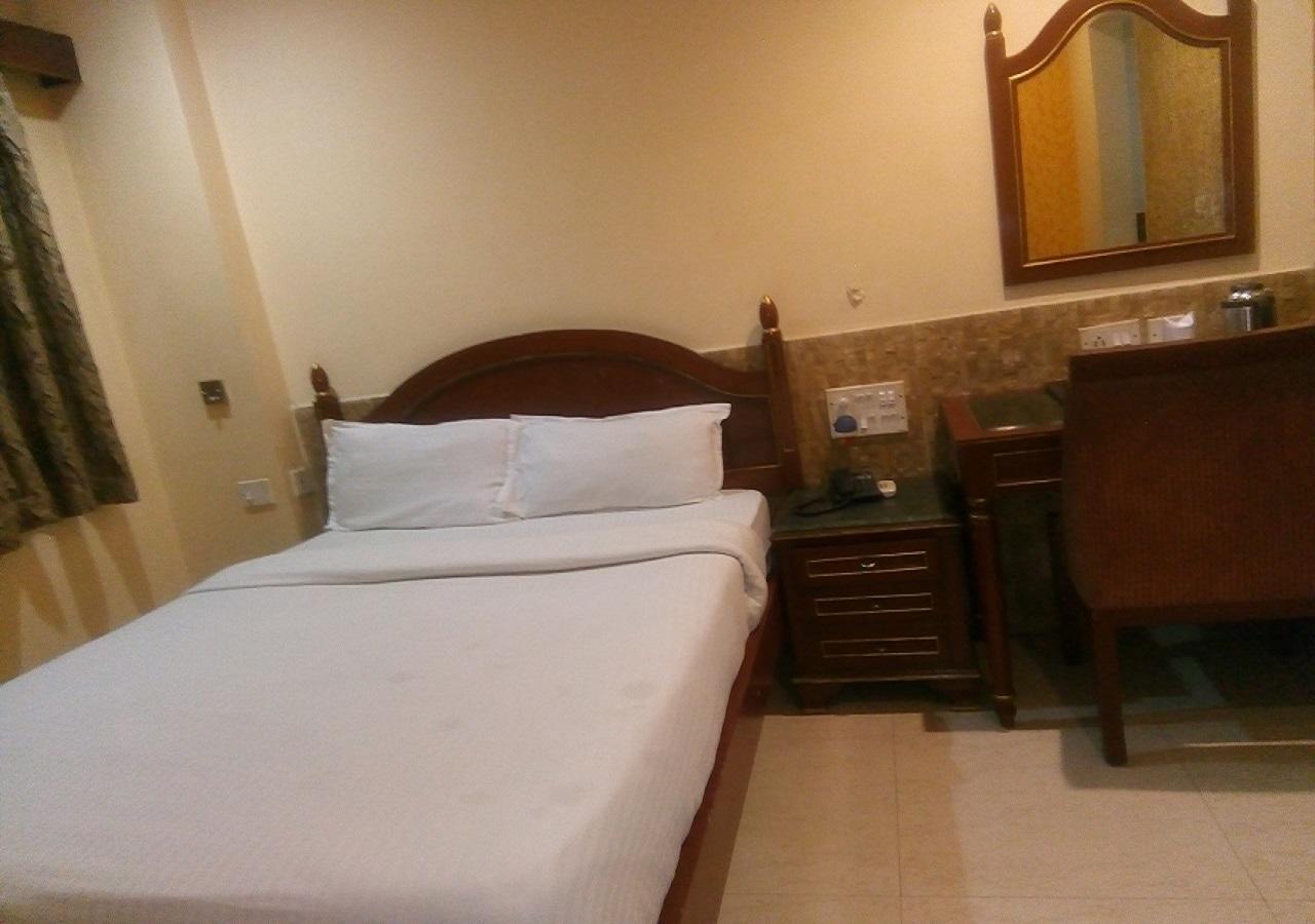 Hotel Monsoon Palace Guwahati Ngoại thất bức ảnh
