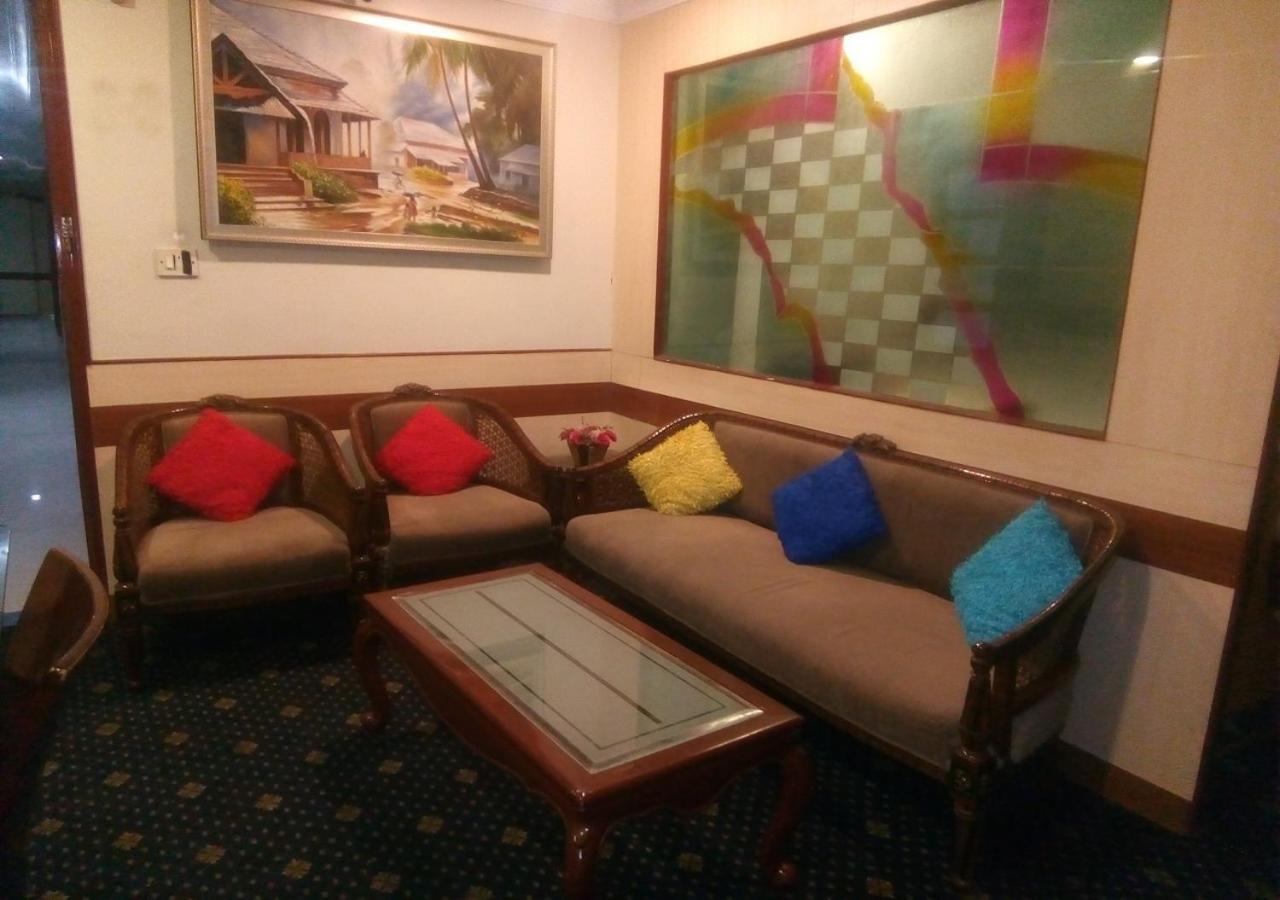 Hotel Monsoon Palace Guwahati Ngoại thất bức ảnh