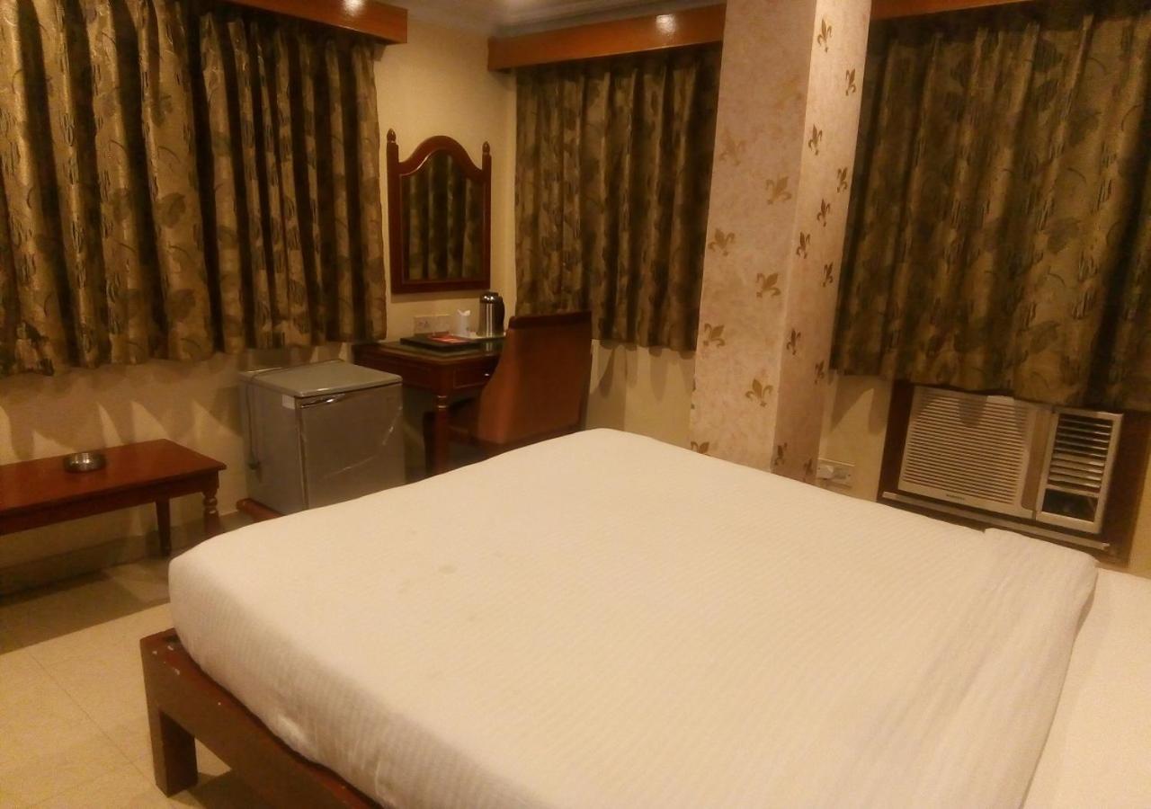 Hotel Monsoon Palace Guwahati Ngoại thất bức ảnh
